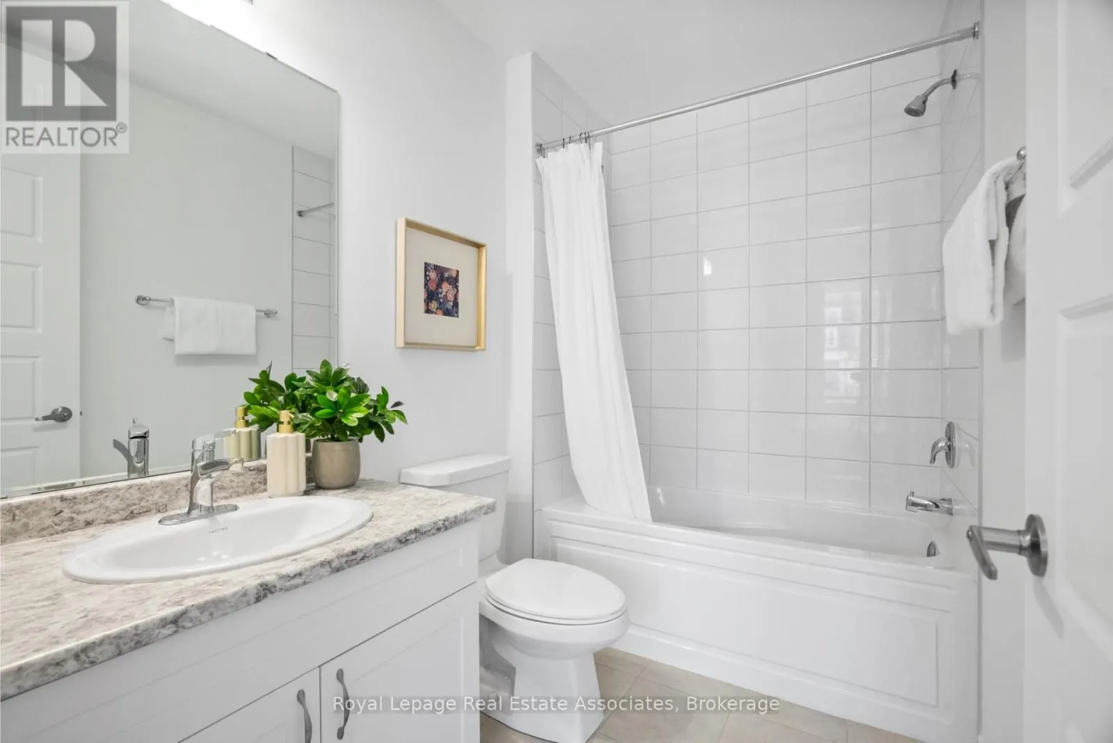 11 CULLINGTREE PLACE