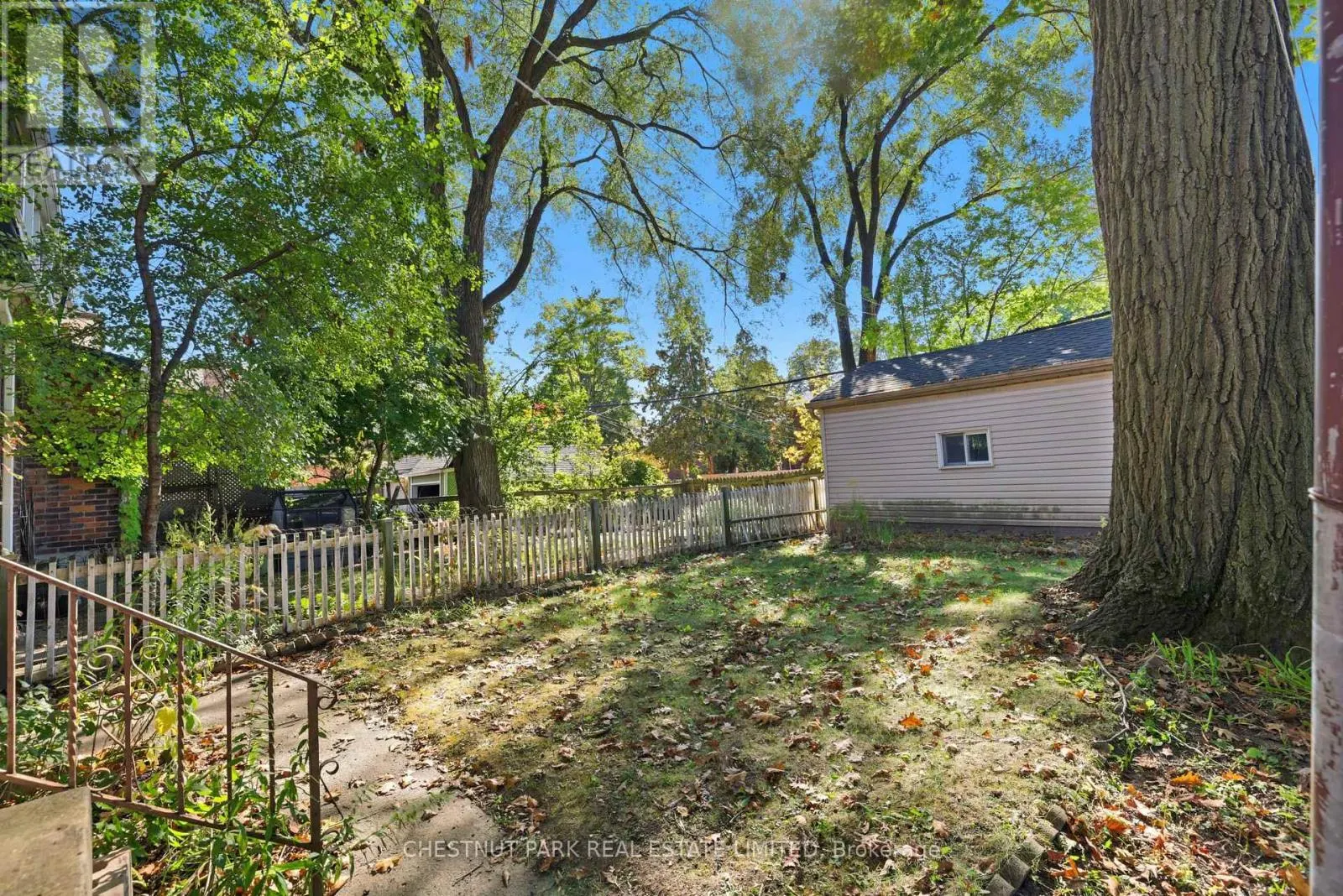 6 HIGHVIEW CRESCENT