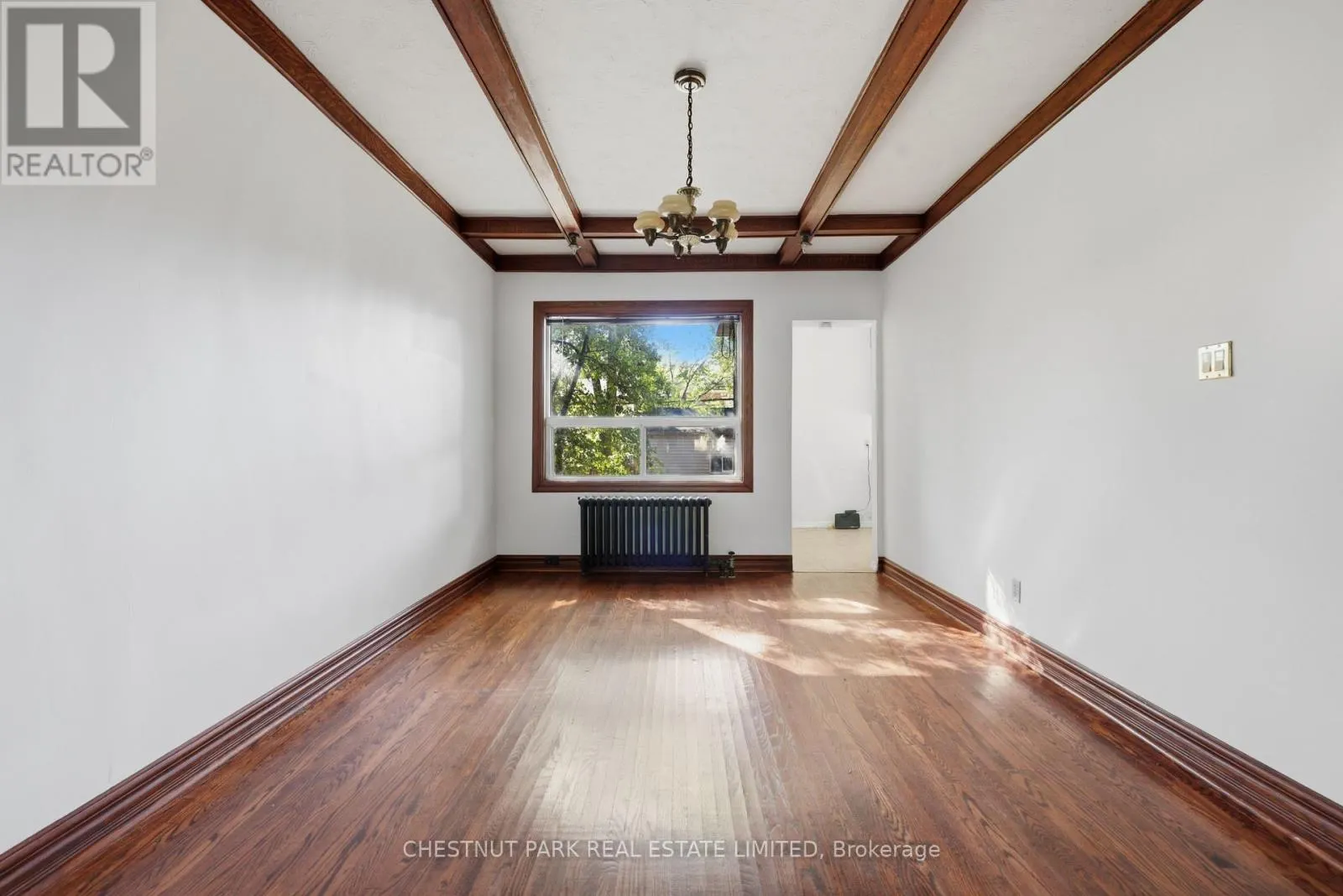 6 HIGHVIEW CRESCENT