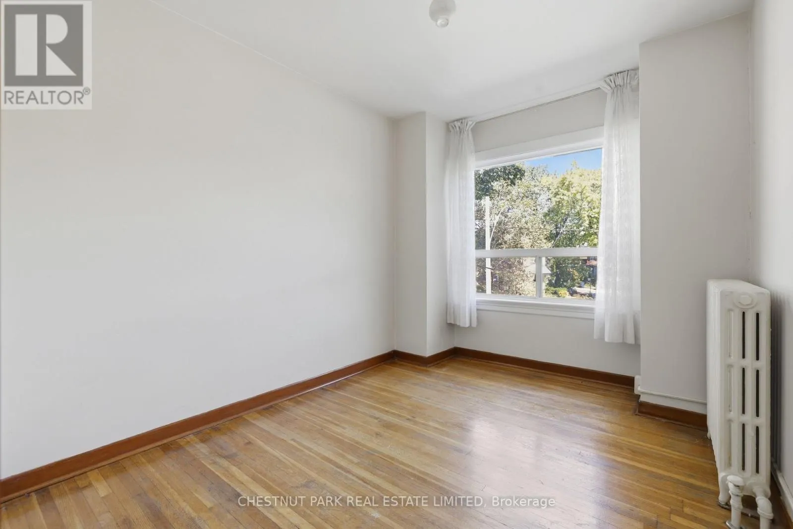 6 HIGHVIEW CRESCENT