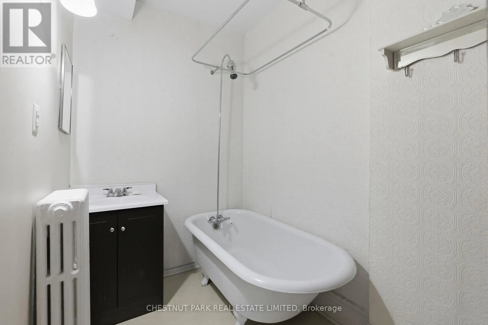 6 HIGHVIEW CRESCENT