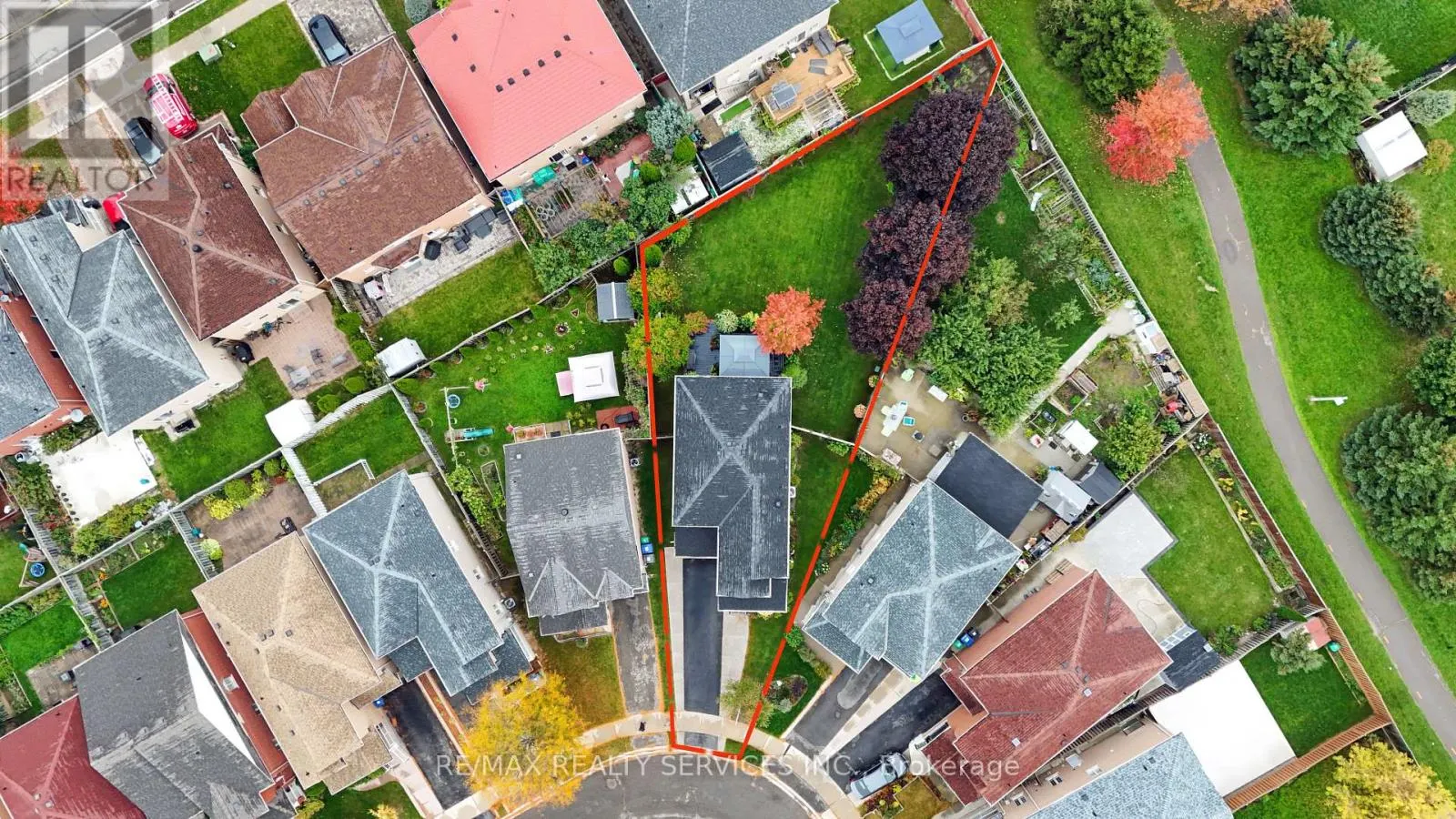 14 REDFINCH WAY
