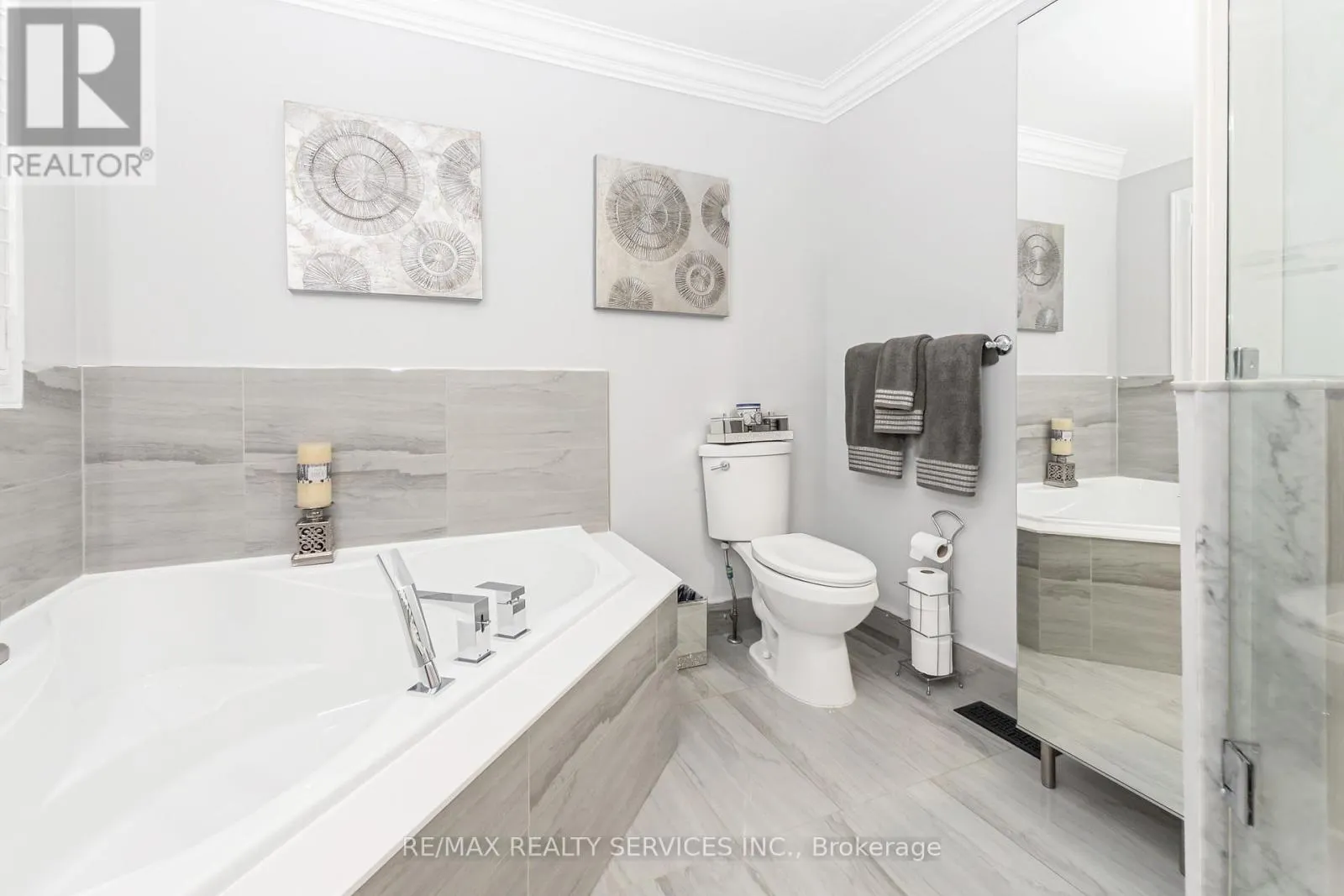 14 REDFINCH WAY