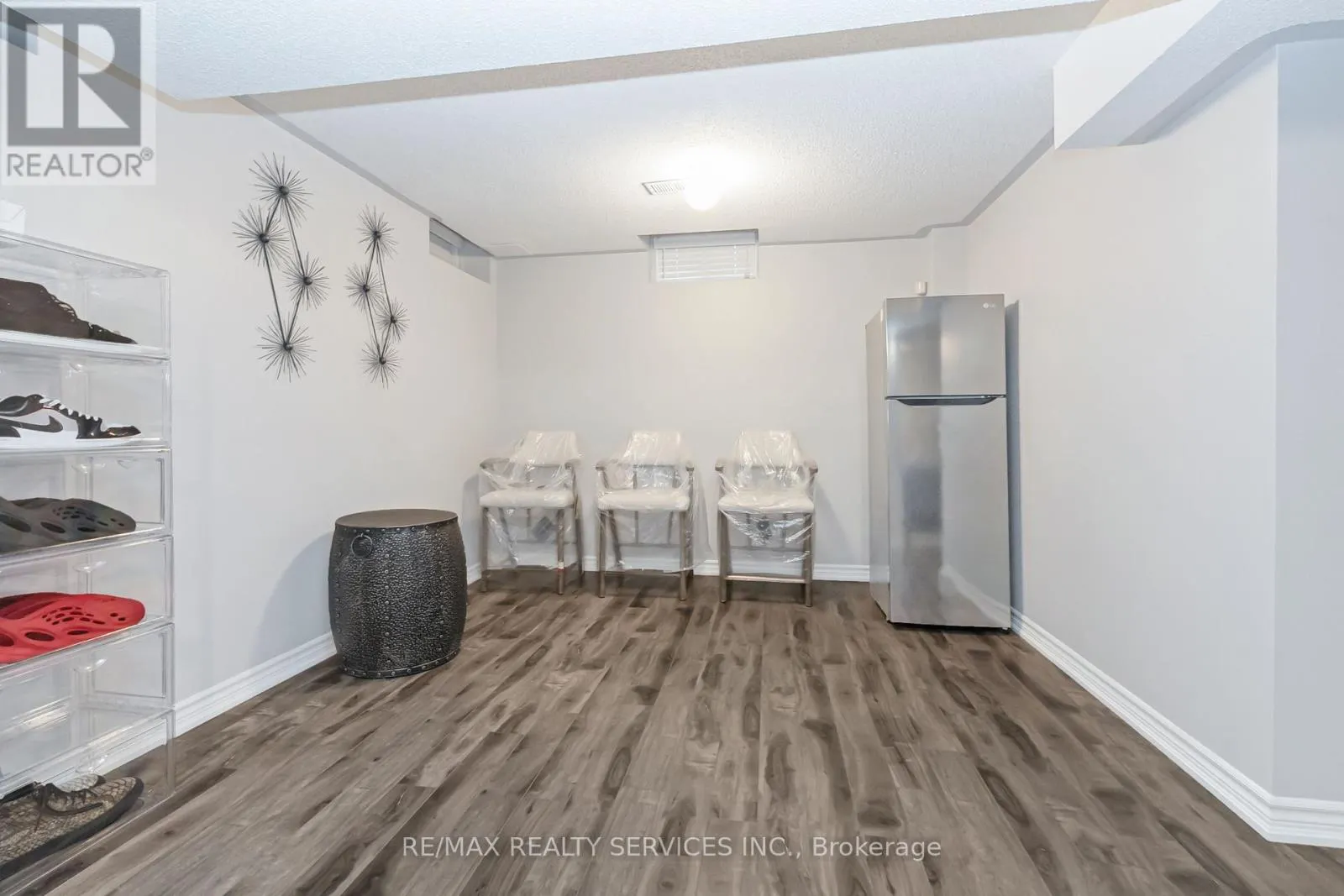 14 REDFINCH WAY