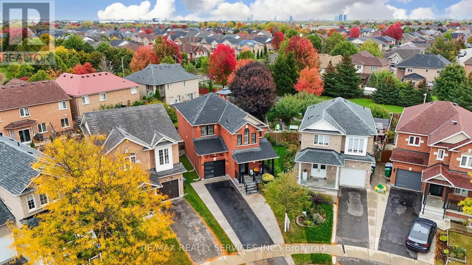 14 REDFINCH WAY
