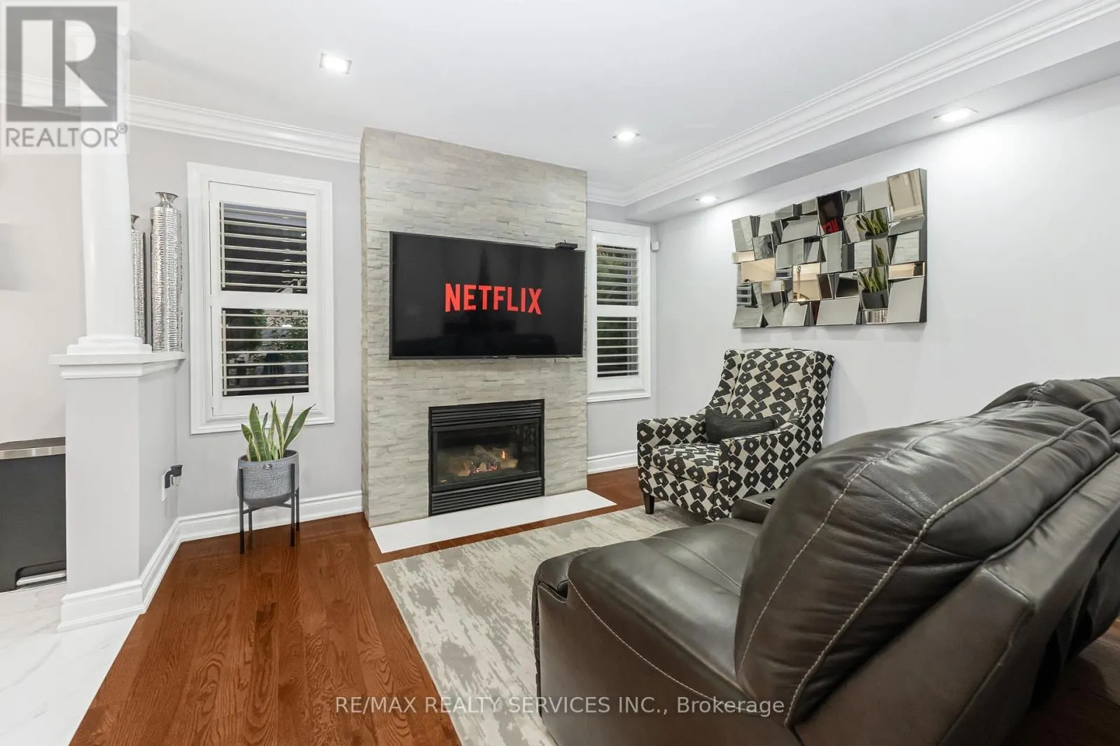 14 REDFINCH WAY