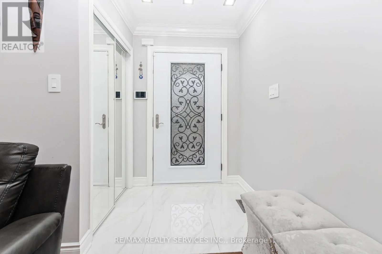14 REDFINCH WAY