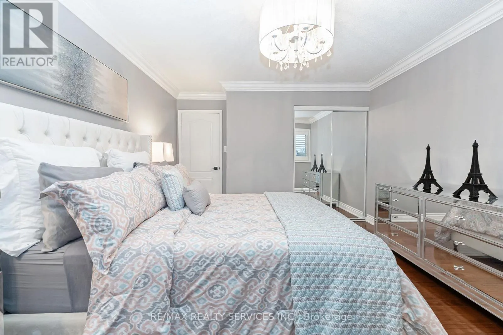 14 REDFINCH WAY