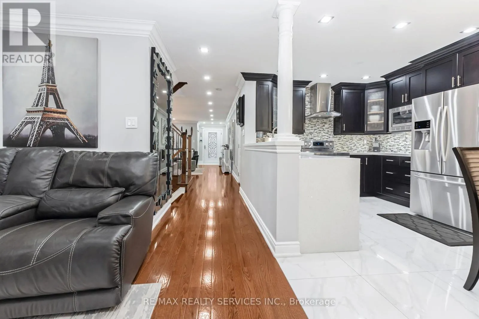 14 REDFINCH WAY