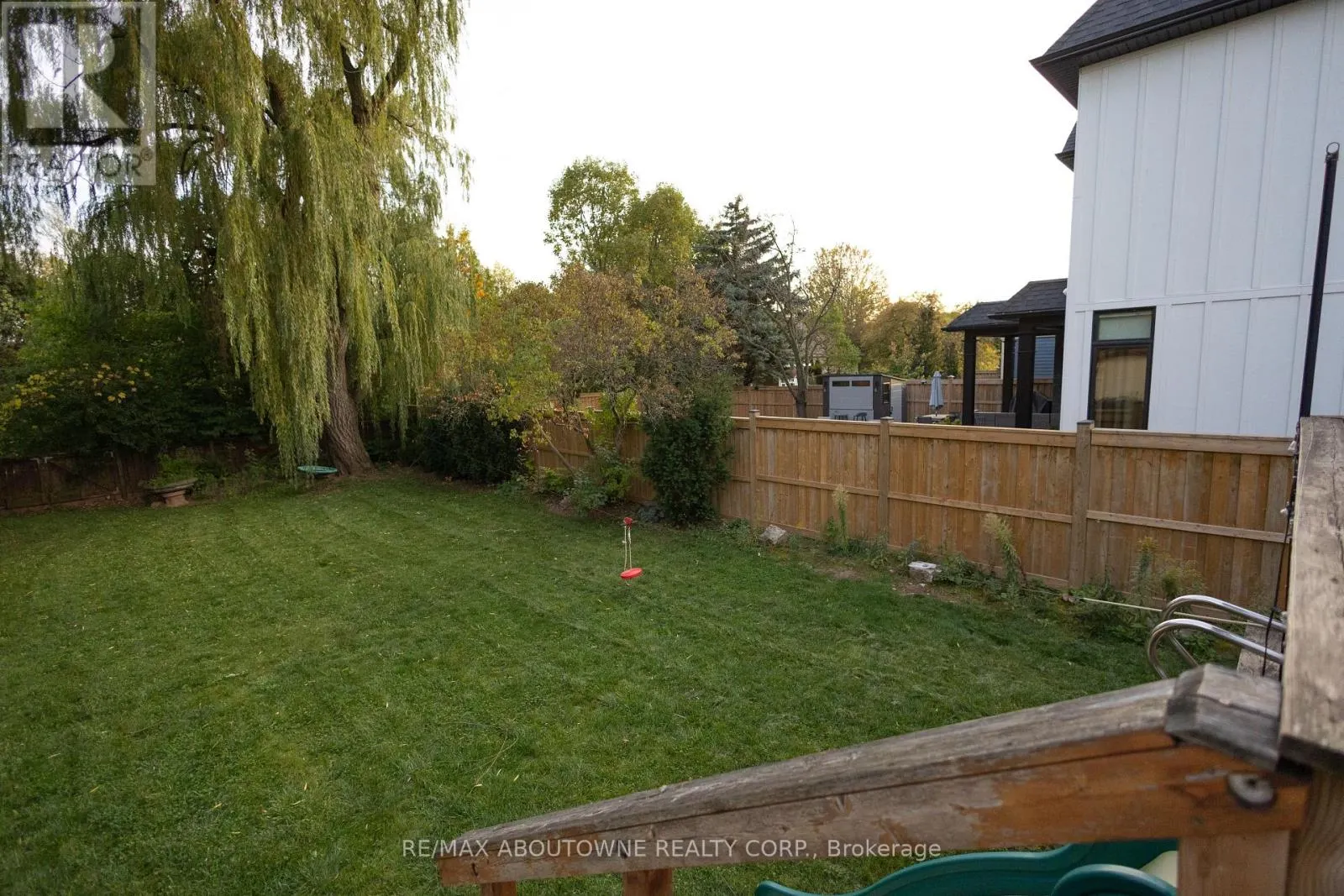 2424 YOLANDA DRIVE