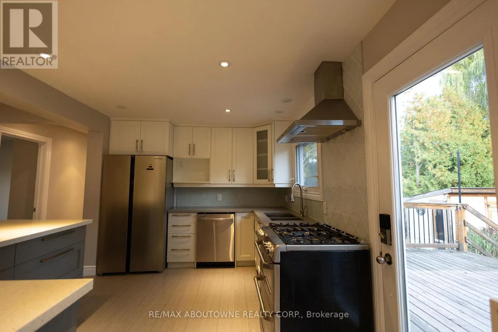 2424 YOLANDA DRIVE