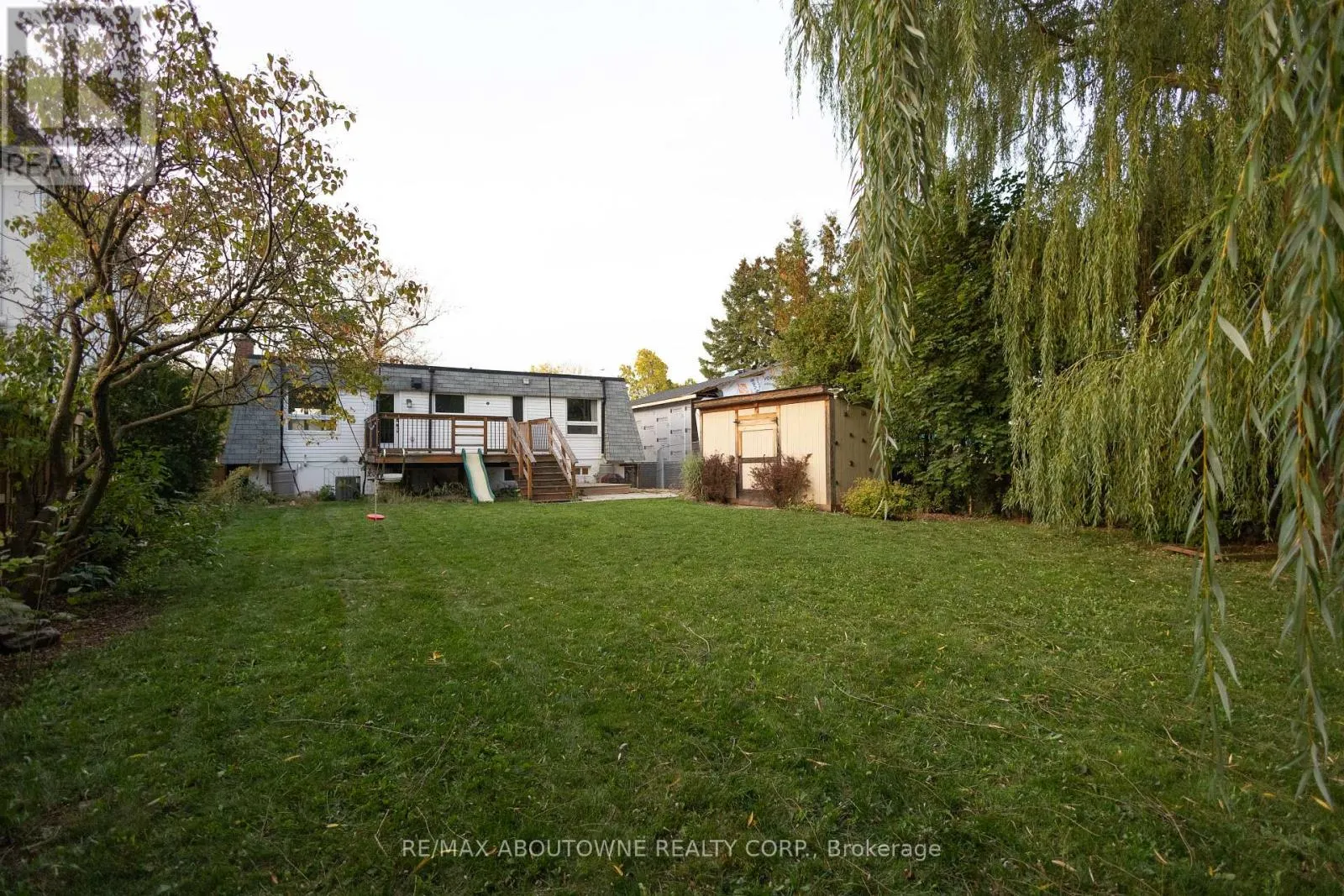2424 YOLANDA DRIVE