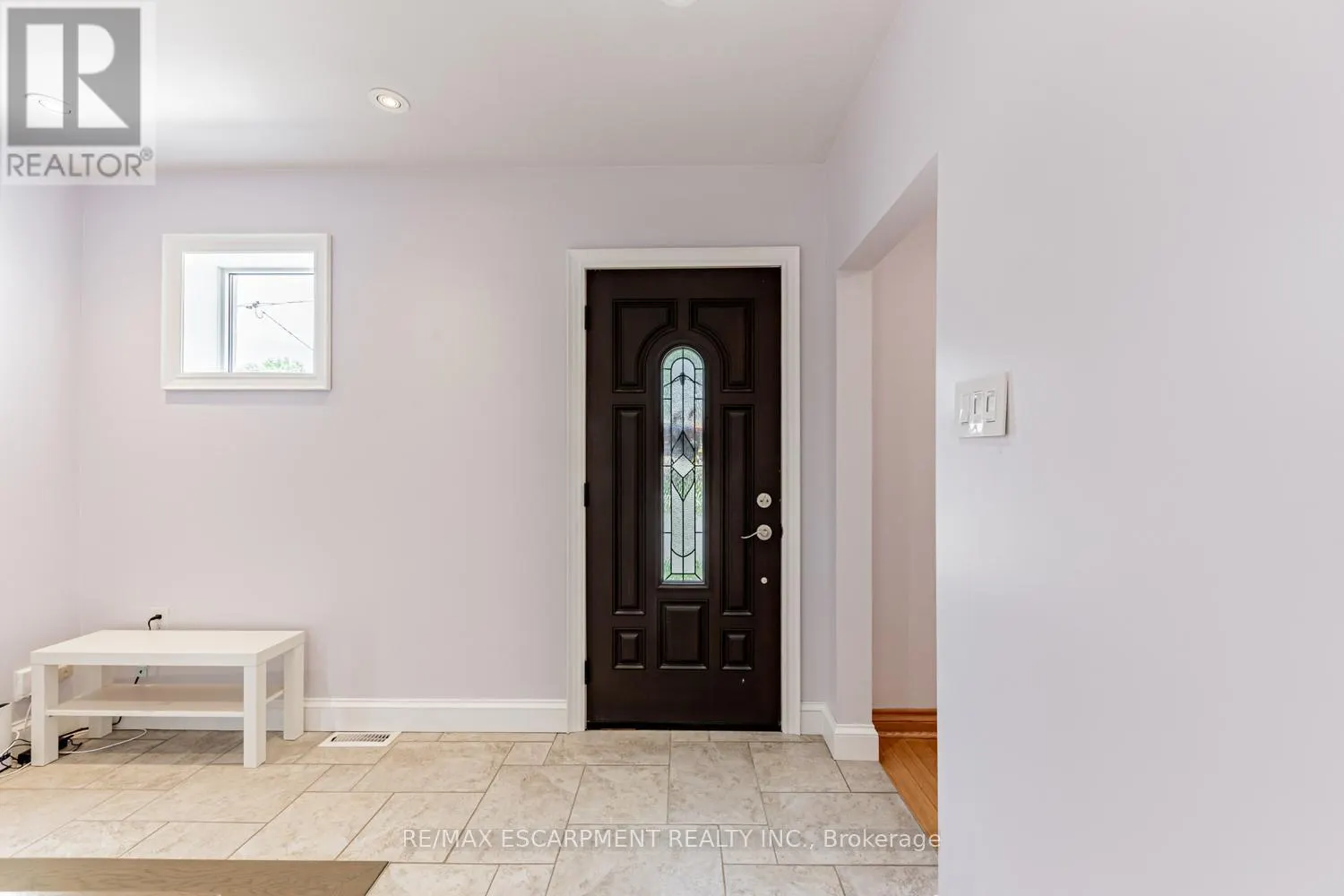 19 STOCK AVENUE