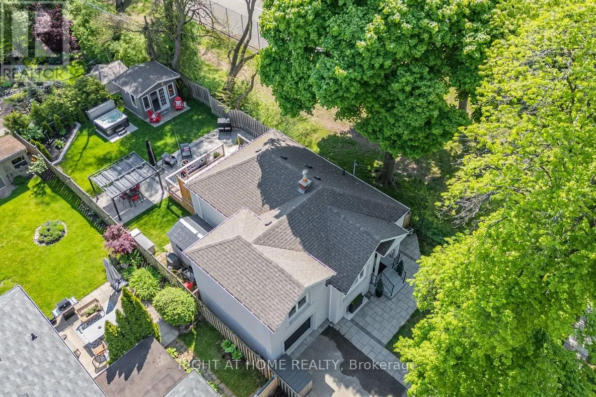 205 PRINCE EDWARD DRIVE S