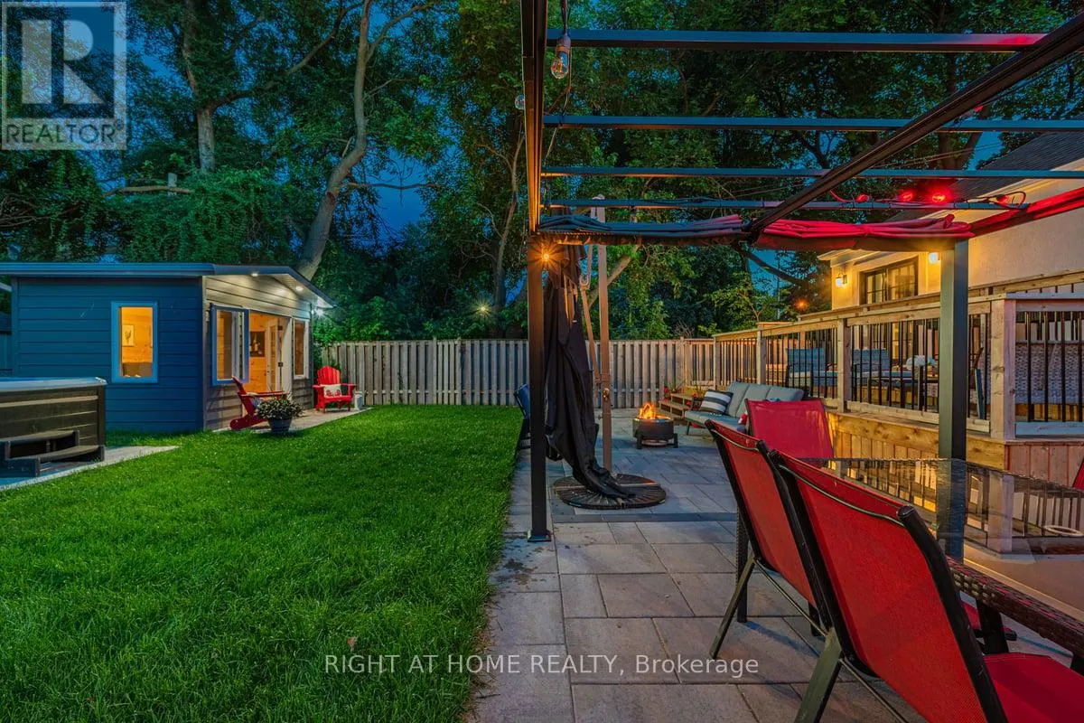 205 PRINCE EDWARD DRIVE S