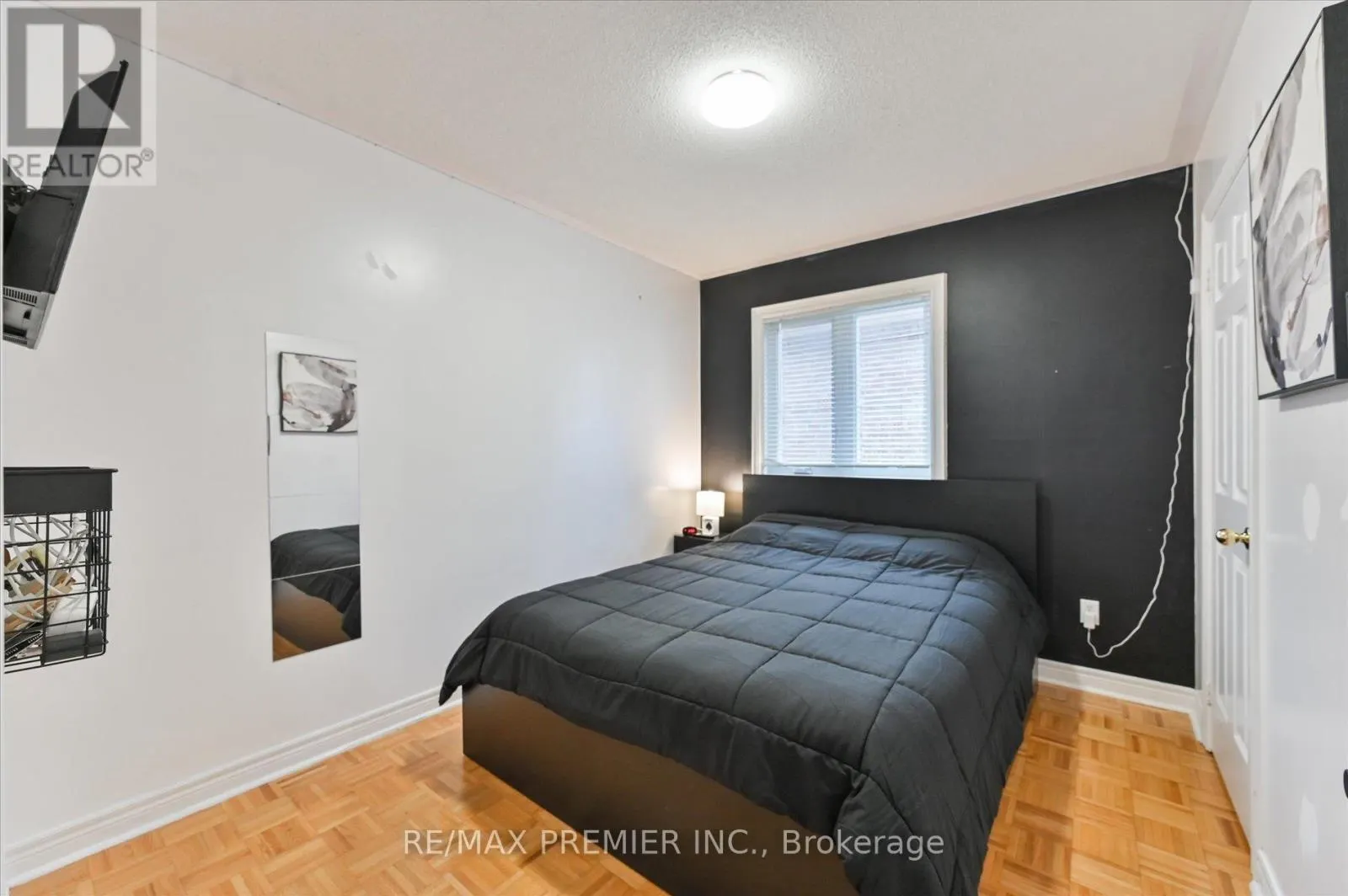 78 ARCHBURY CIRCLE