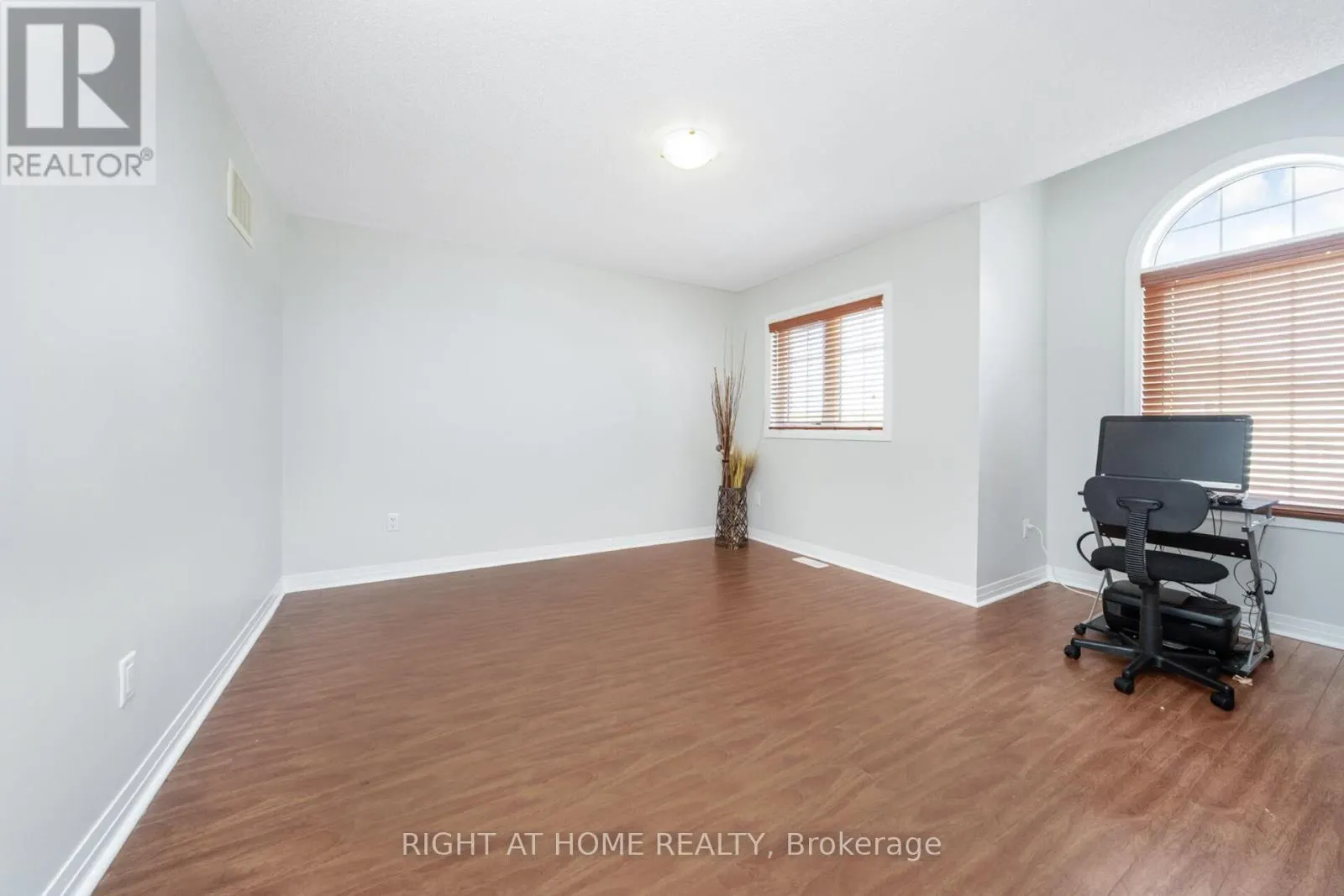 10 PORTER DRIVE