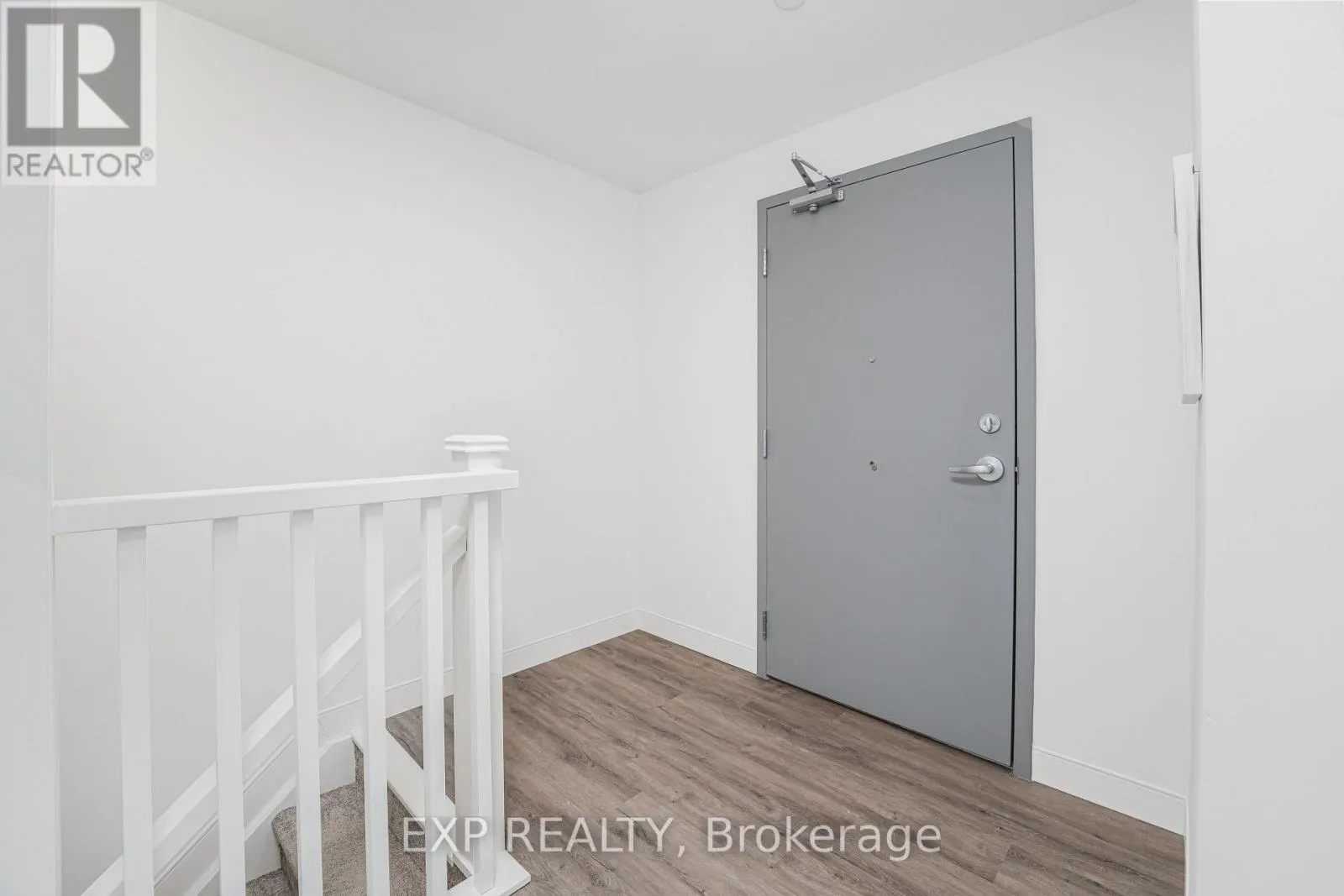 TH2 - 100 MANETT CRESCENT