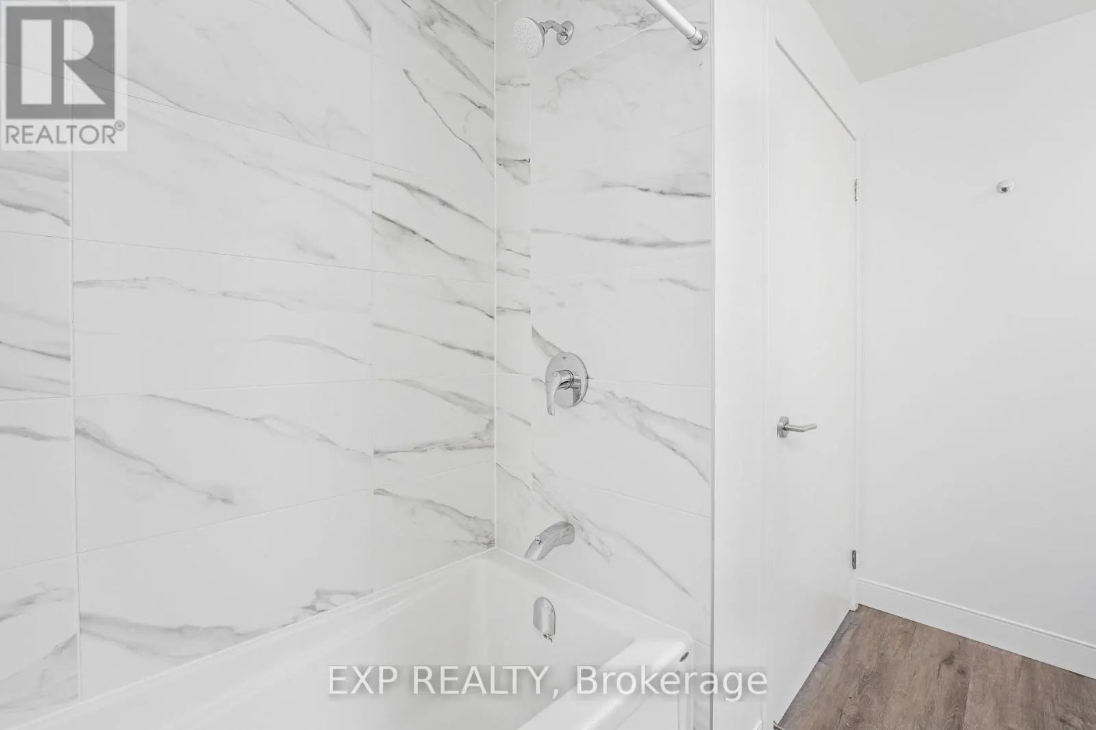 TH2 - 100 MANETT CRESCENT