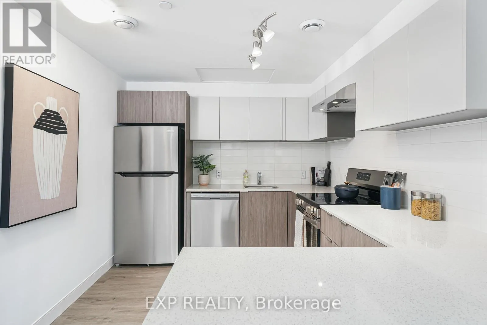 TH2 - 100 MANETT CRESCENT