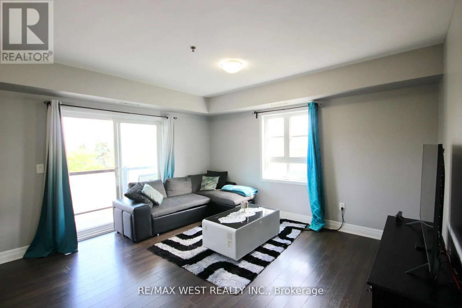 209 - 60 BAYCLIFFE CRESCENT