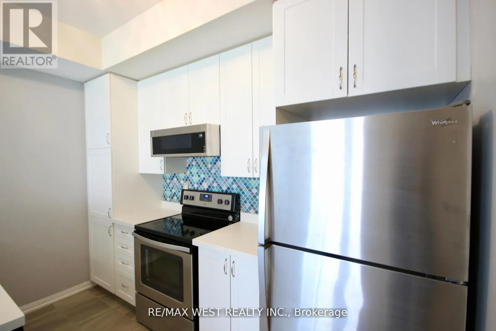 273 - 250 SUNNY MEADOW BOULEVARD
