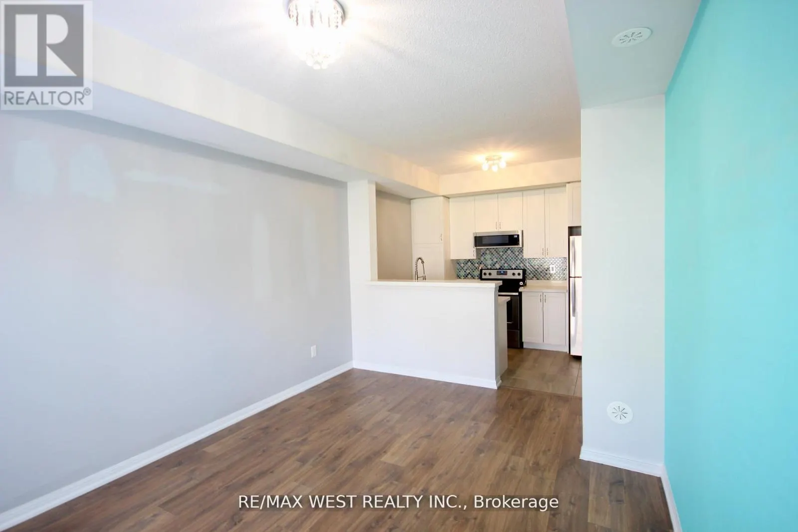 273 - 250 SUNNY MEADOW BOULEVARD