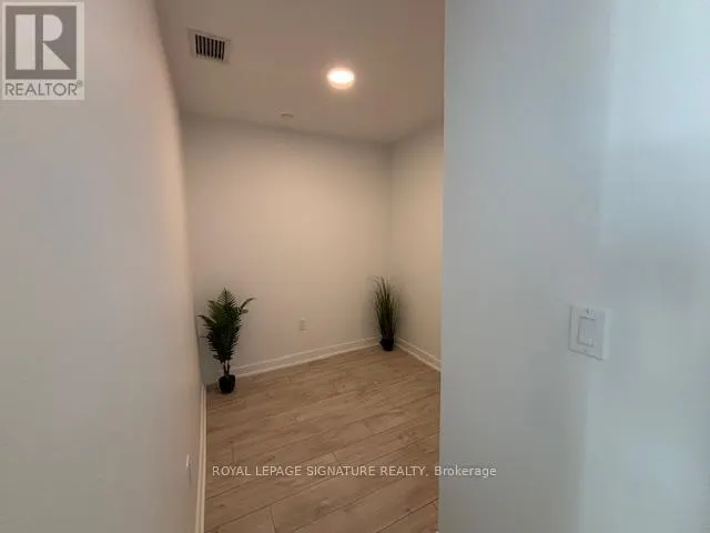 D204 - 720 WHITLOCK AVENUE
