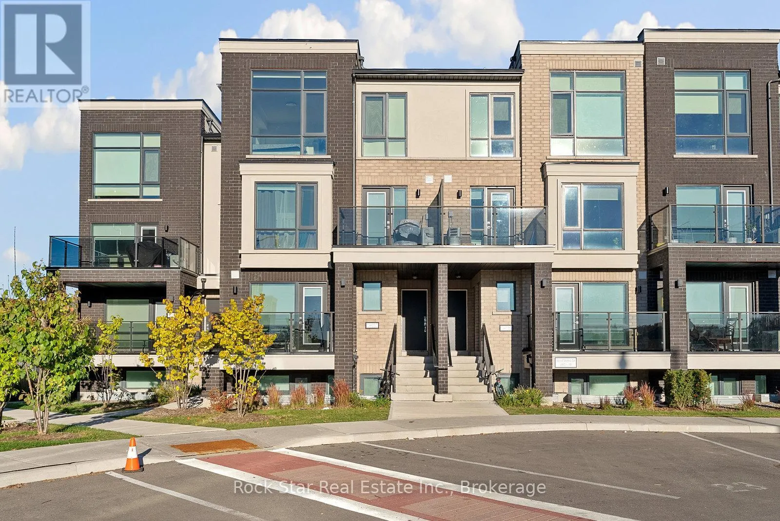 5 - 185 VETERANS DRIVE, #5