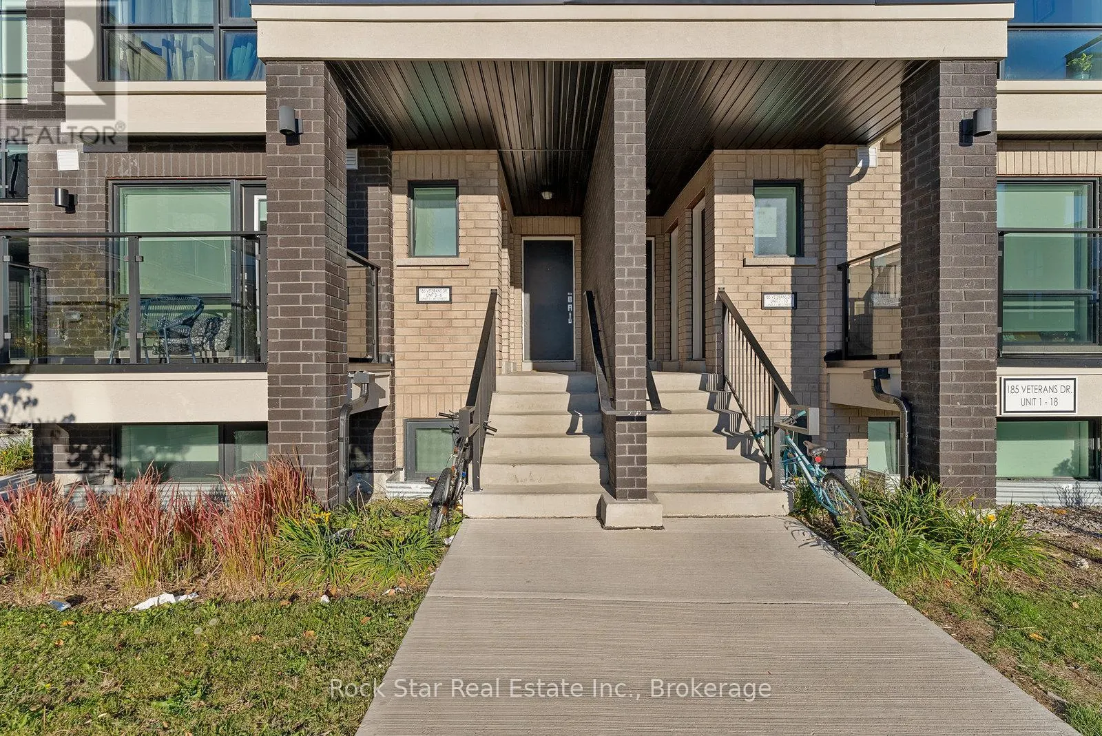 5 - 185 VETERANS DRIVE, #5