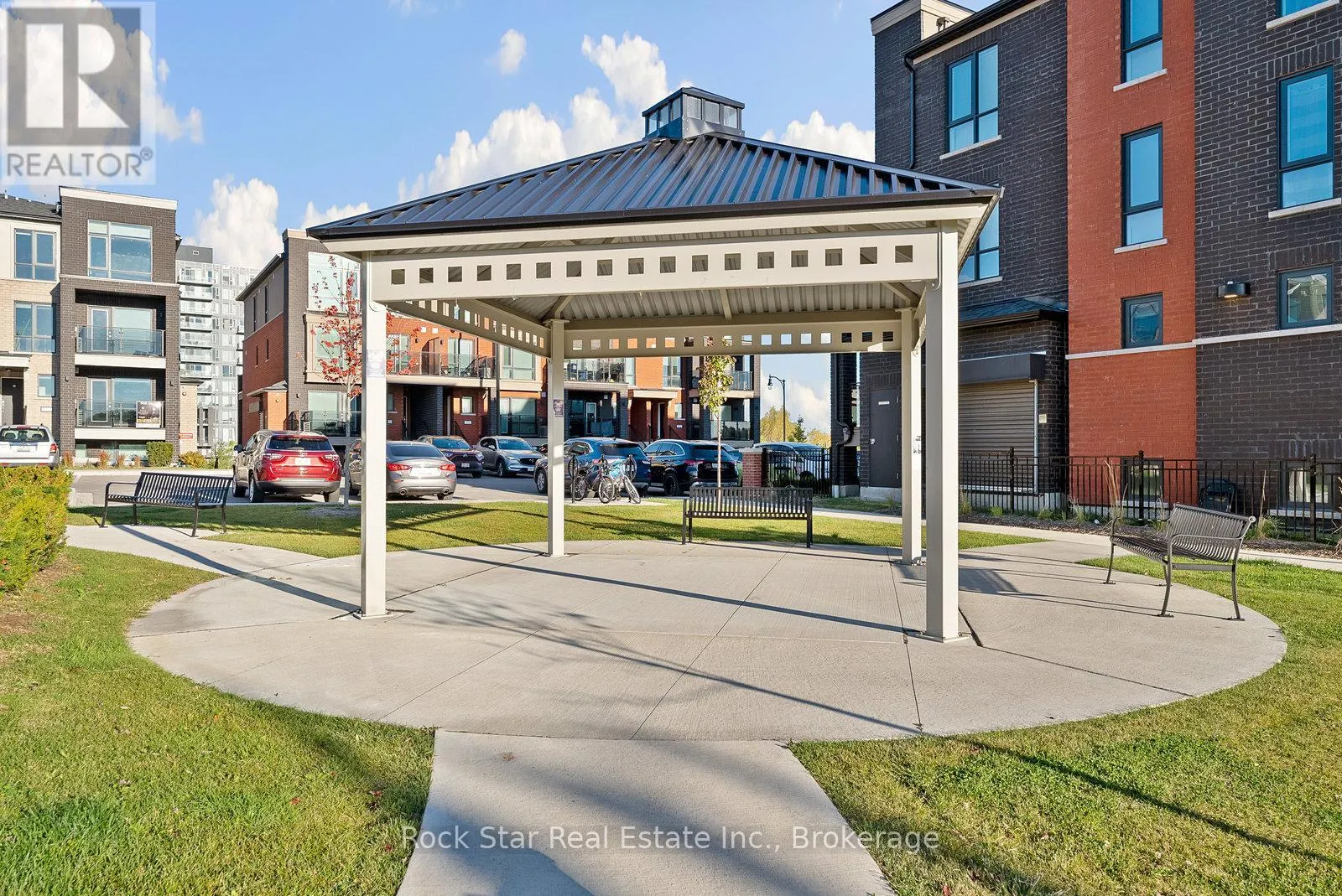 5 - 185 VETERANS DRIVE, #5