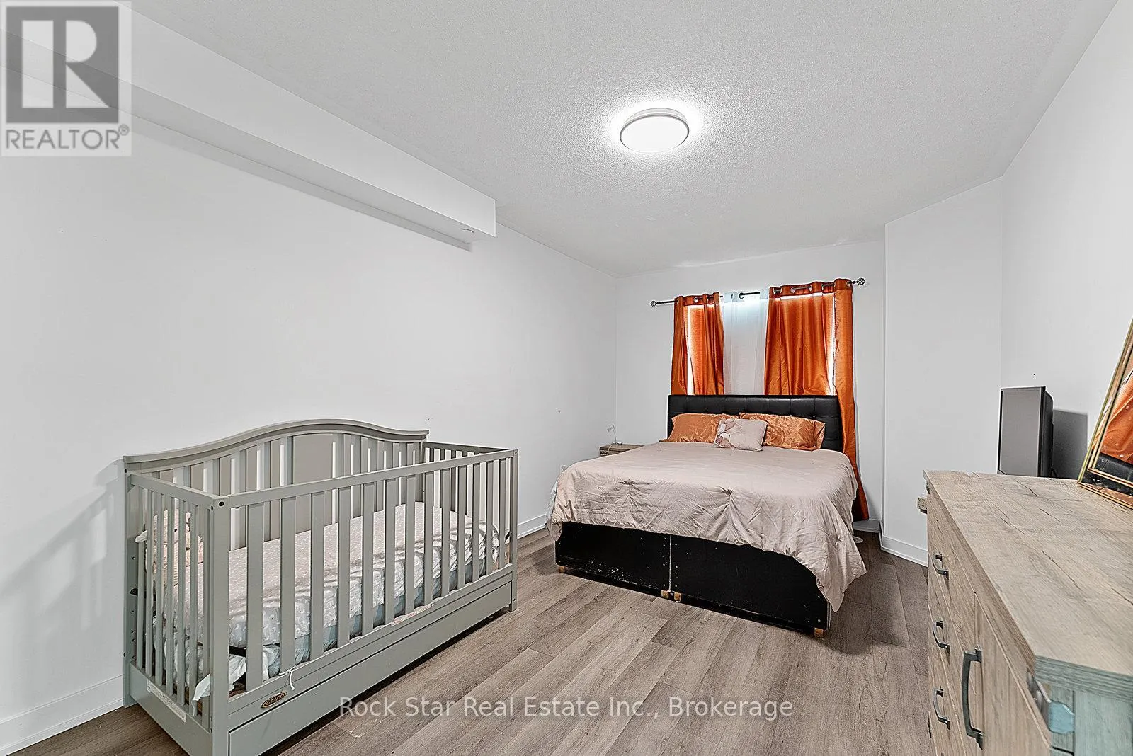 5 - 185 VETERANS DRIVE, #5