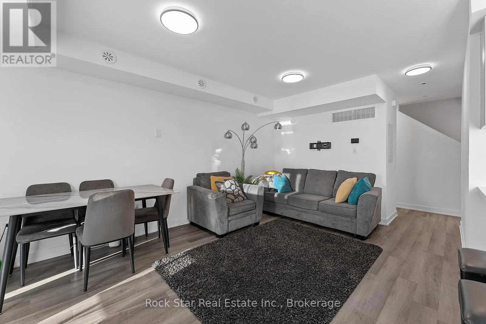 5 - 185 VETERANS DRIVE, #5