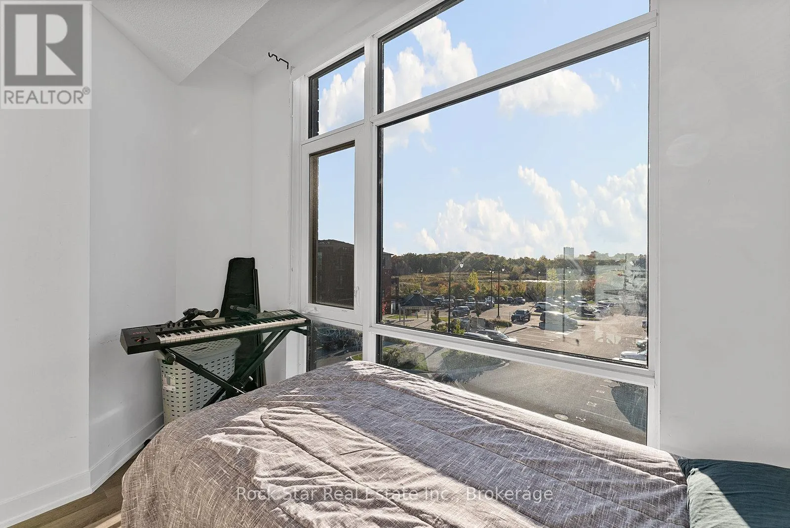 5 - 185 VETERANS DRIVE, #5