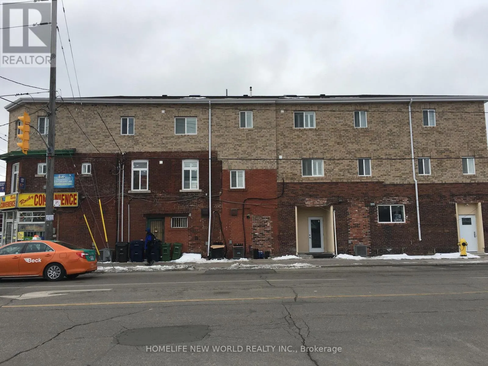 BSMT 01 - 2466 ST CLAIR AVENUE W