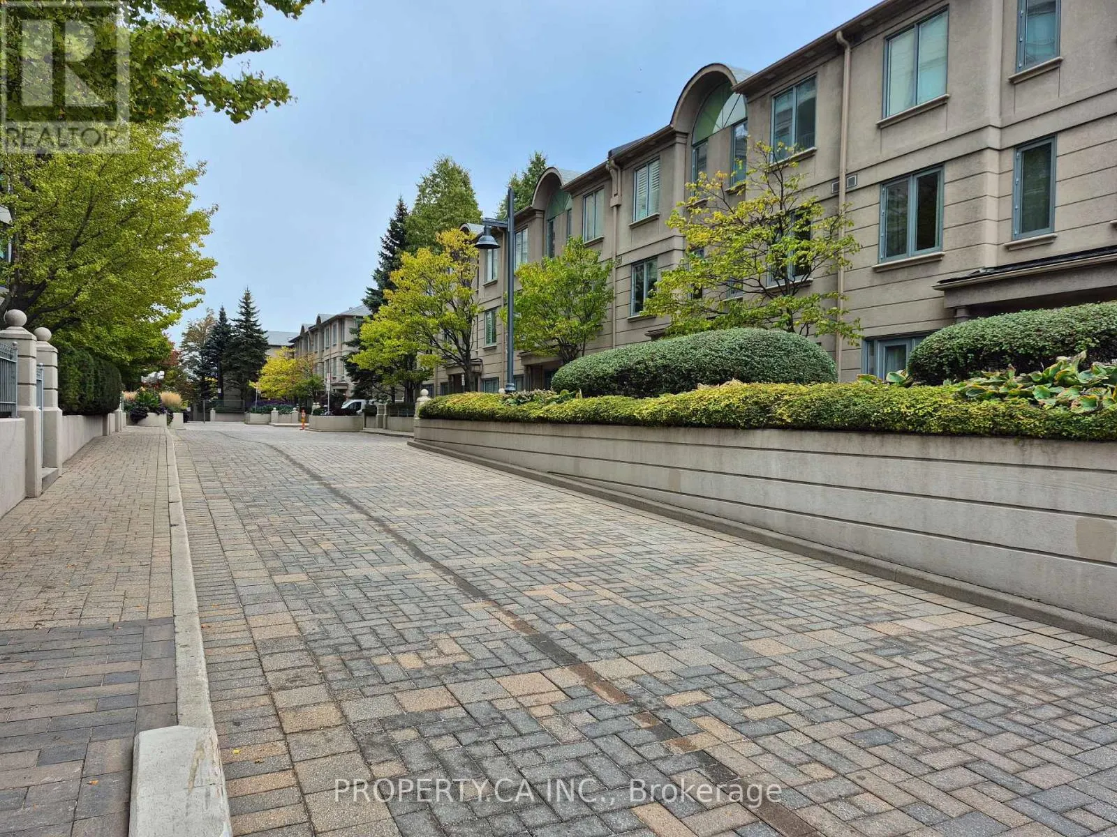TH7 - 2111 LAKE SHORE BOULEVARD W