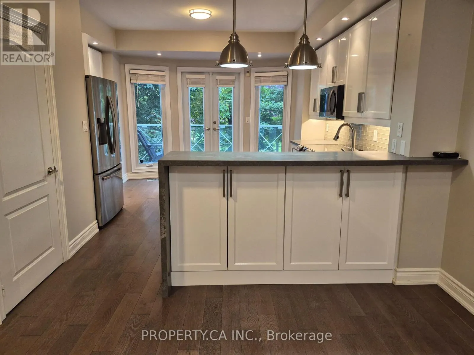 TH7 - 2111 LAKE SHORE BOULEVARD W