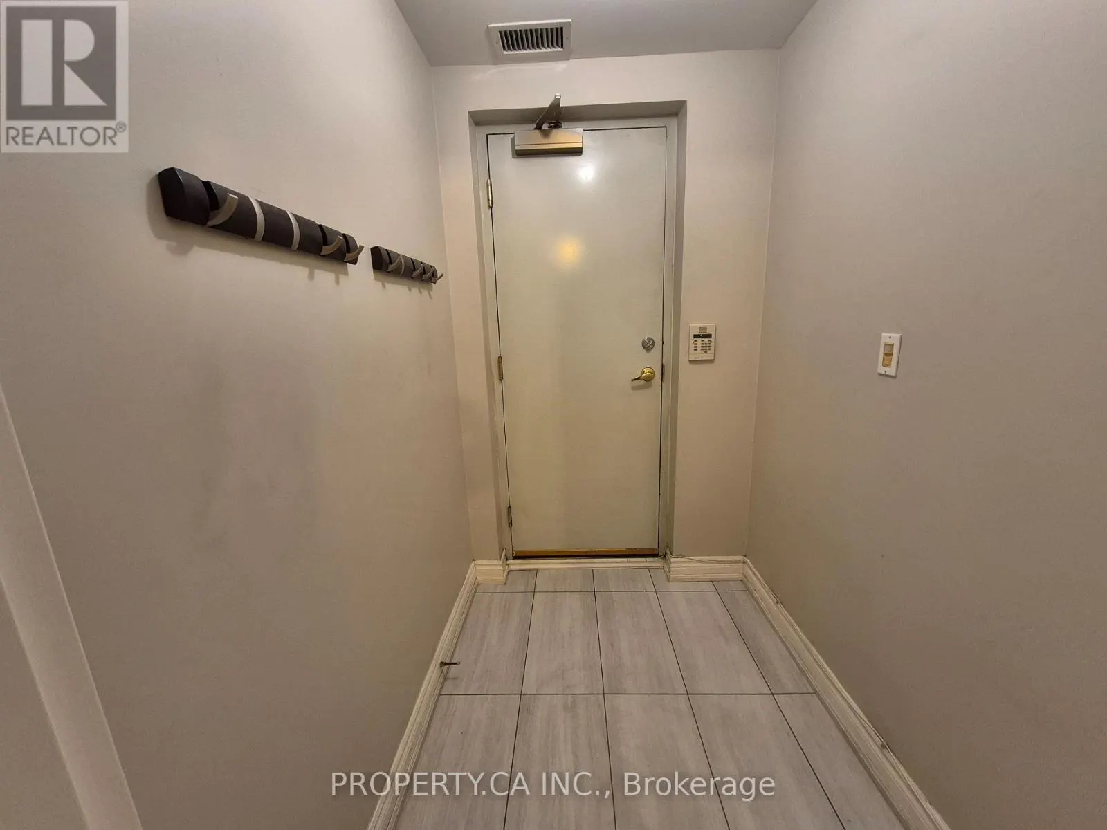 TH7 - 2111 LAKE SHORE BOULEVARD W