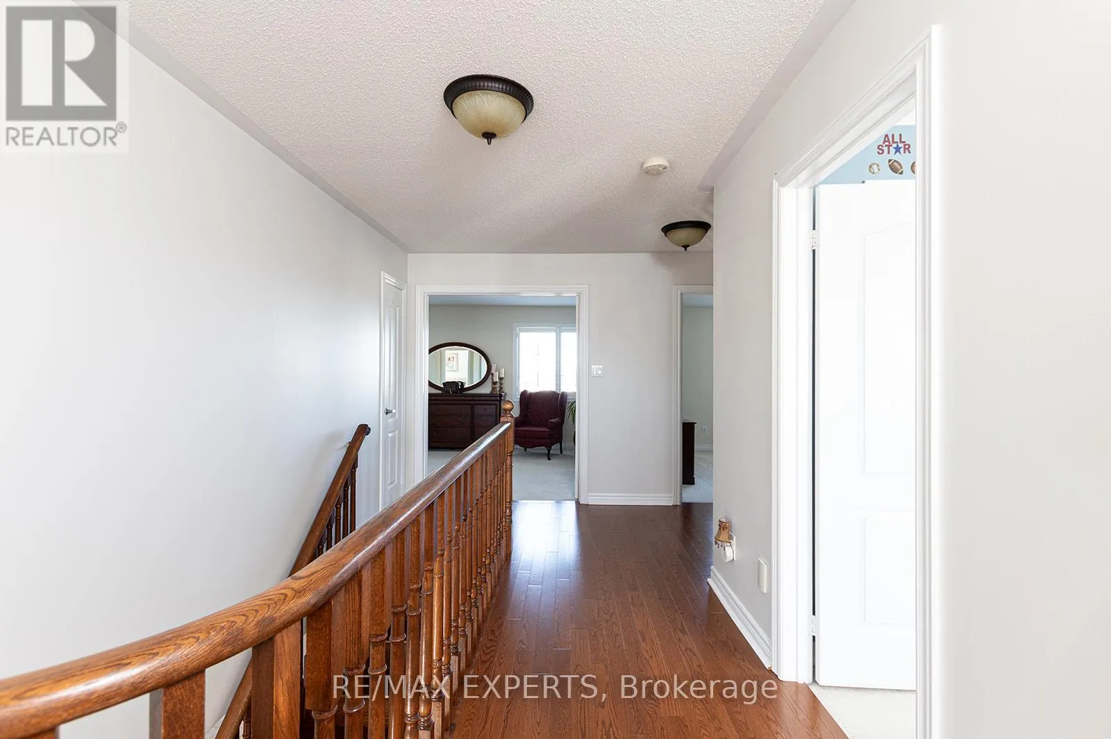34 LAURENTIDE CRESCENT