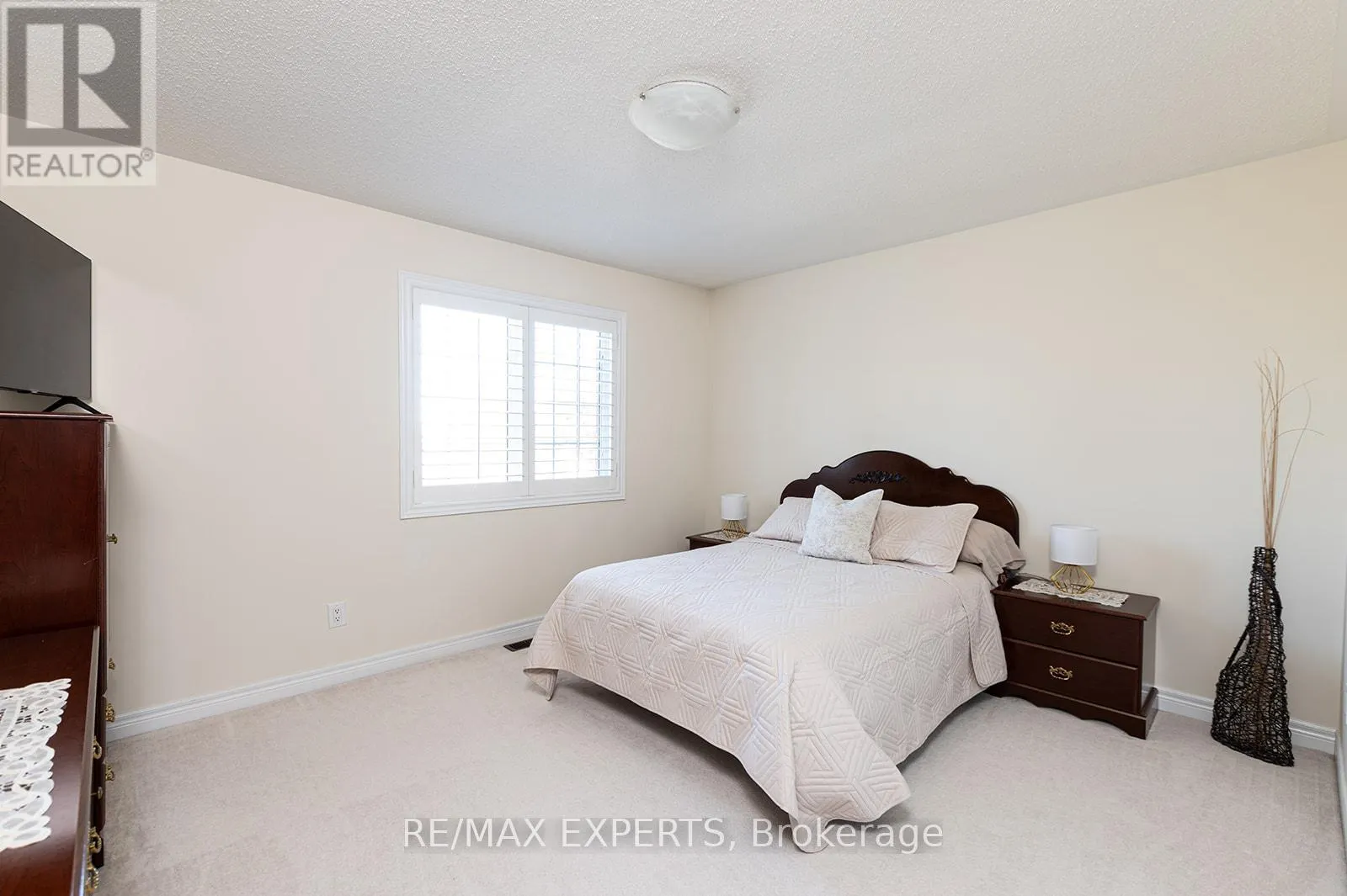 34 LAURENTIDE CRESCENT