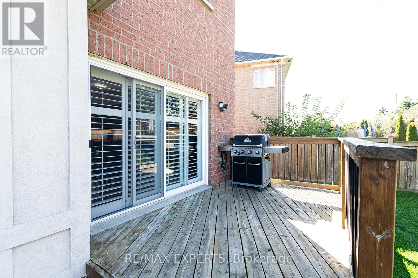 34 LAURENTIDE CRESCENT