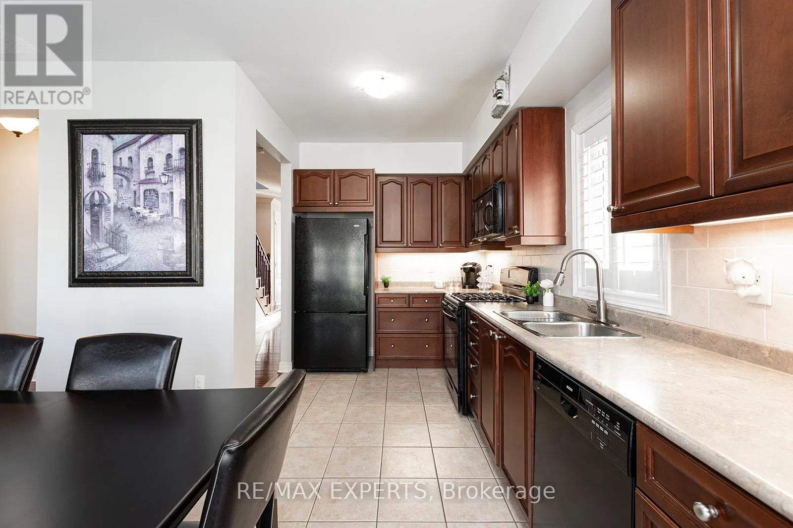 34 LAURENTIDE CRESCENT