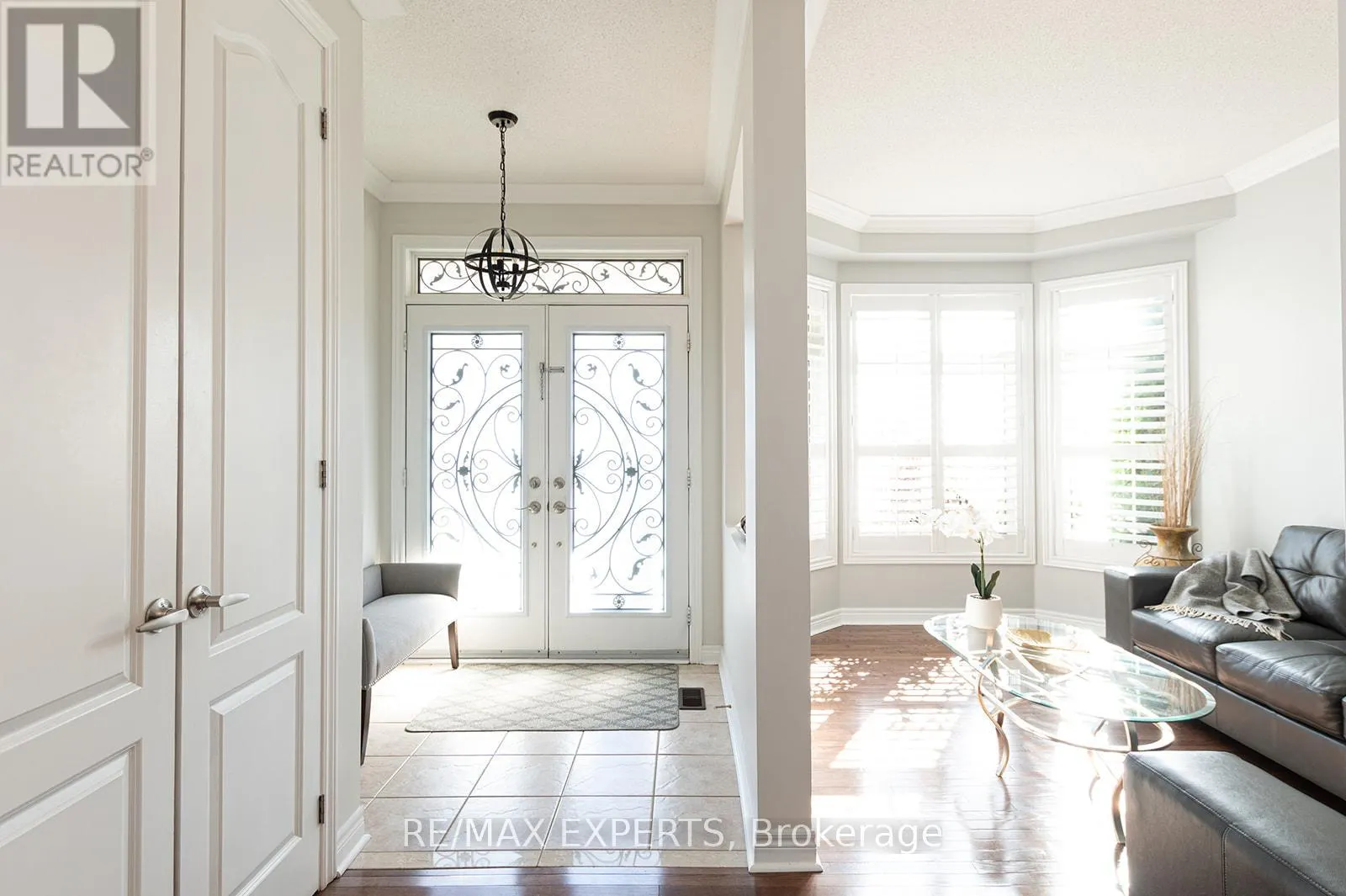 34 LAURENTIDE CRESCENT