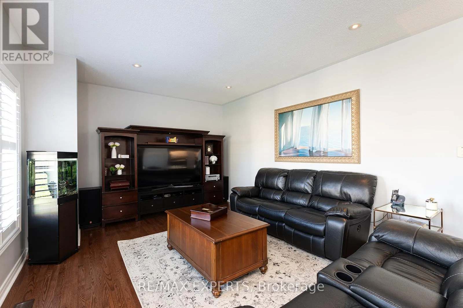34 LAURENTIDE CRESCENT
