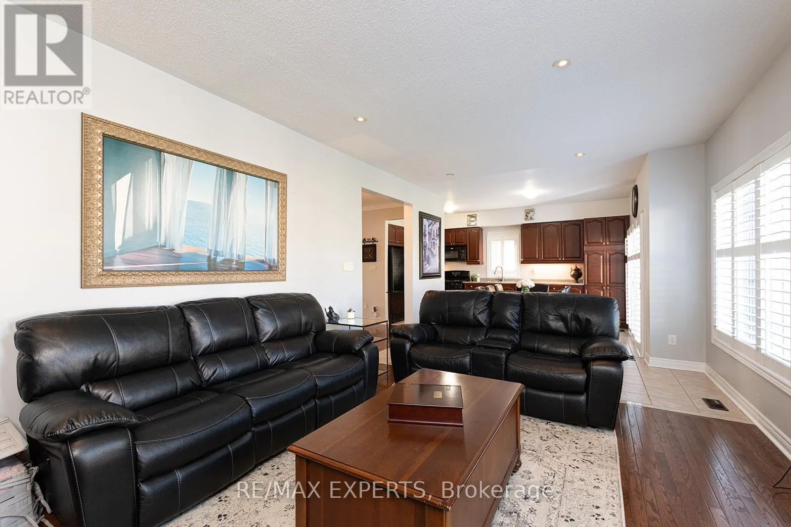 34 LAURENTIDE CRESCENT