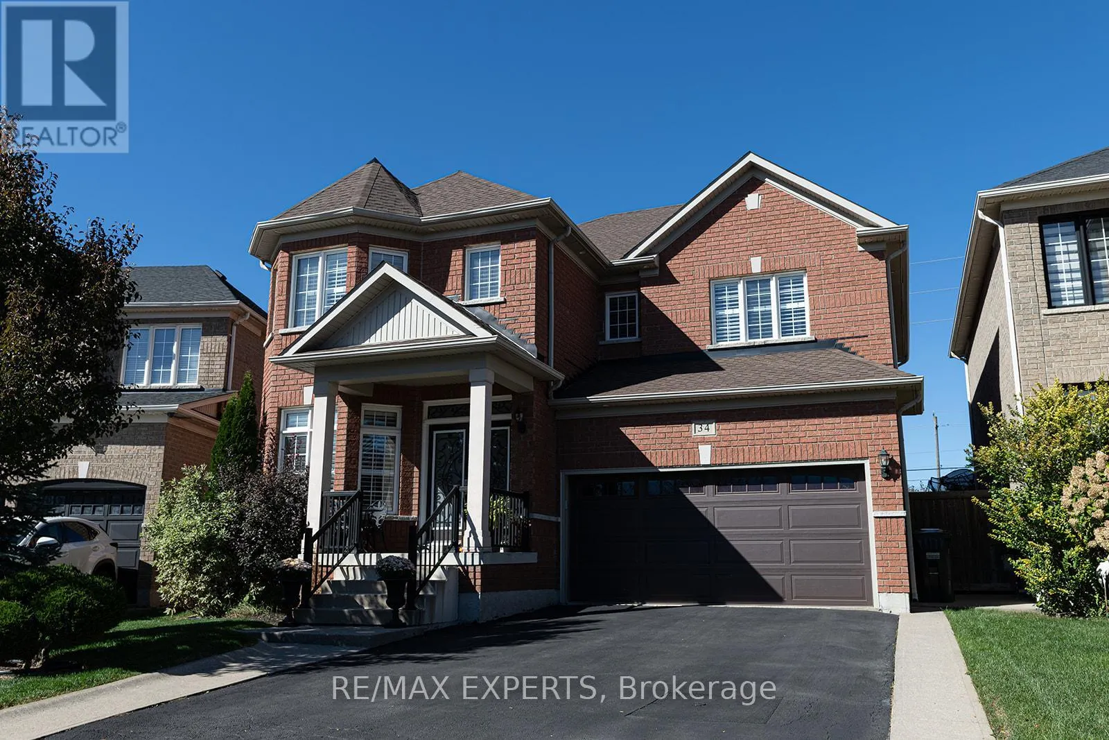 34 LAURENTIDE CRESCENT
