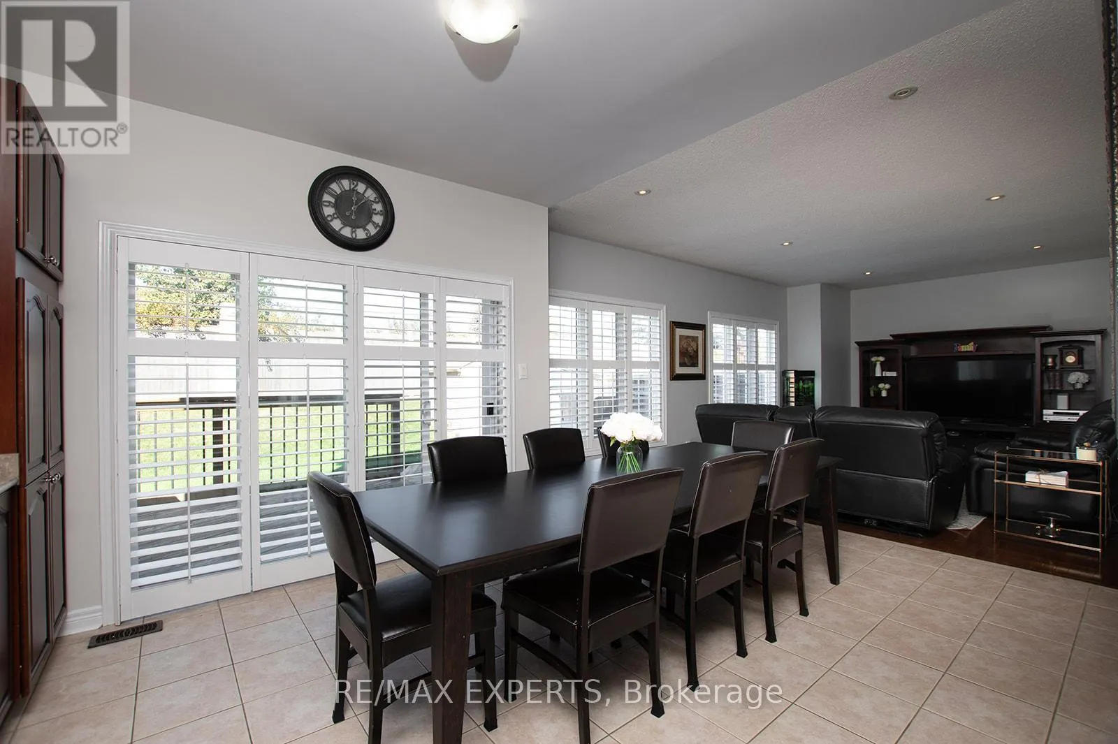 34 LAURENTIDE CRESCENT