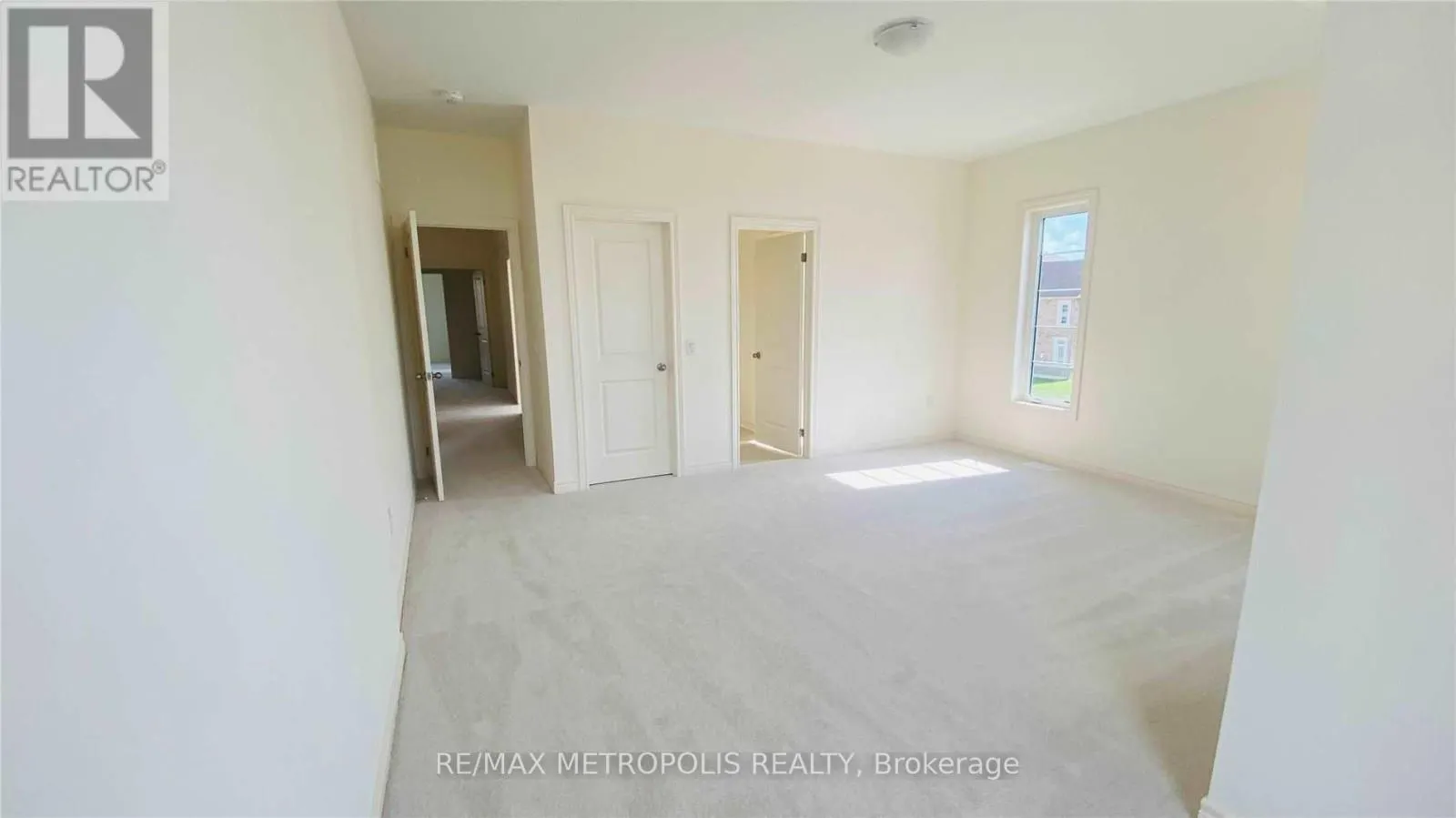 UPPER - 31 ELVERTON CRESCENT