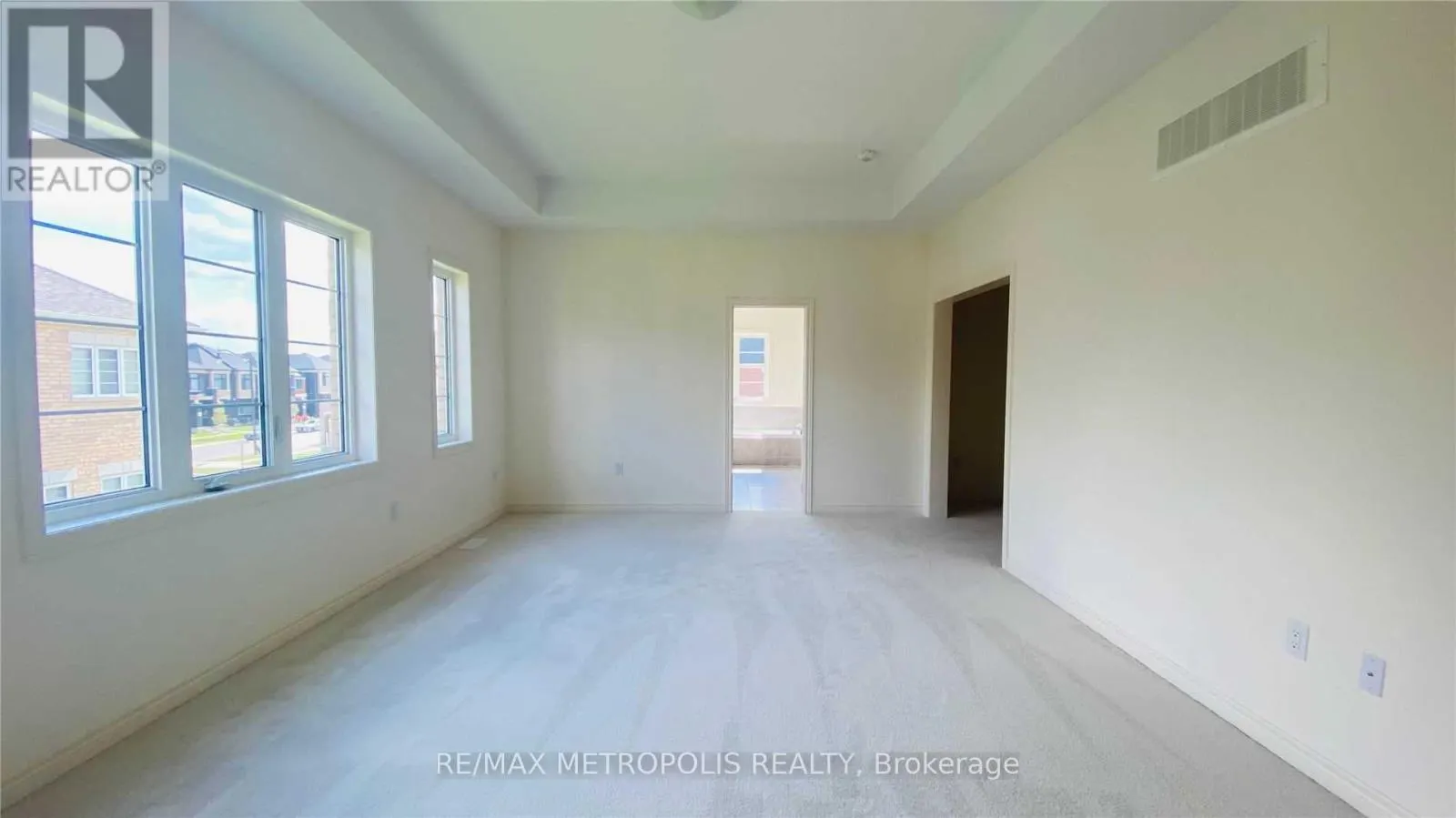 UPPER - 31 ELVERTON CRESCENT