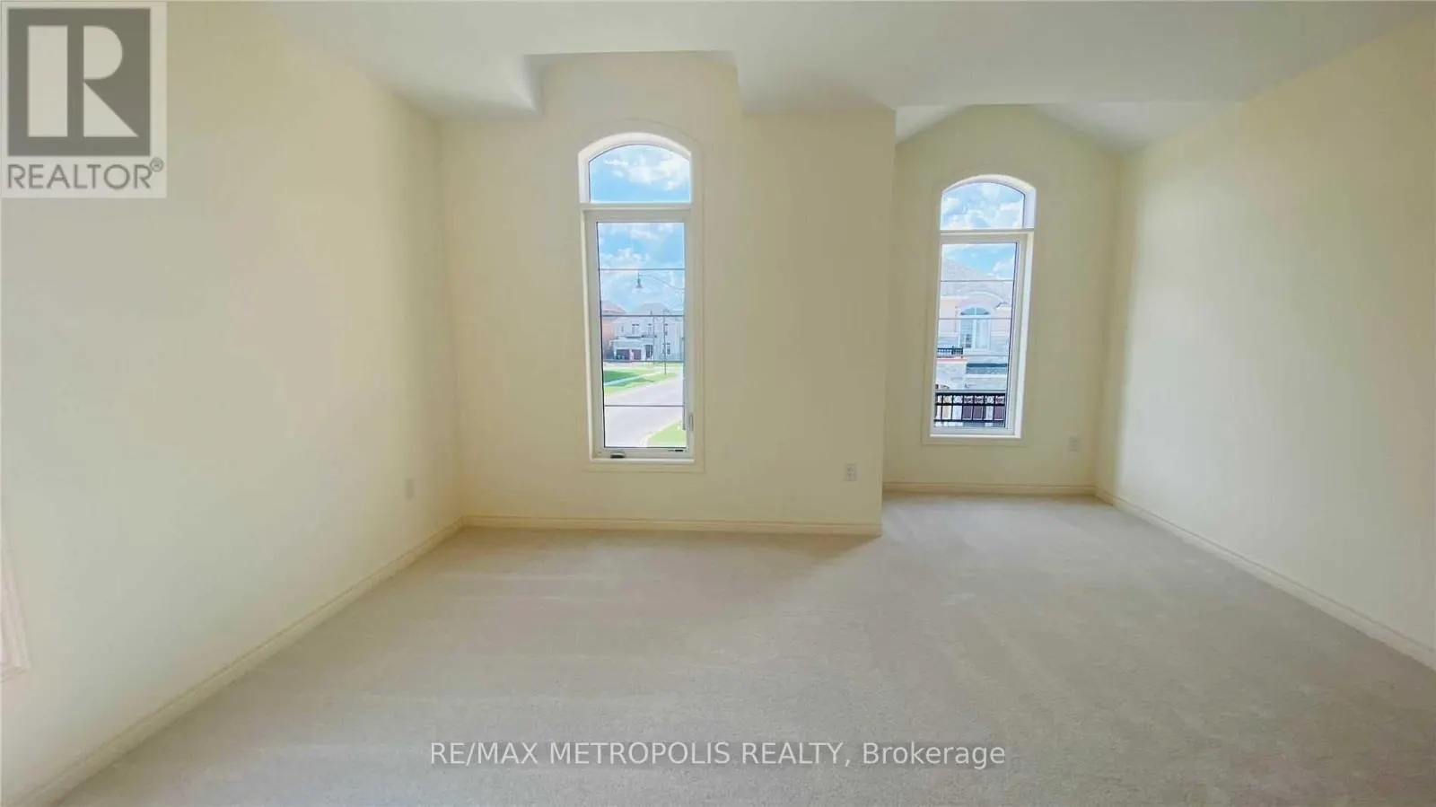 UPPER - 31 ELVERTON CRESCENT